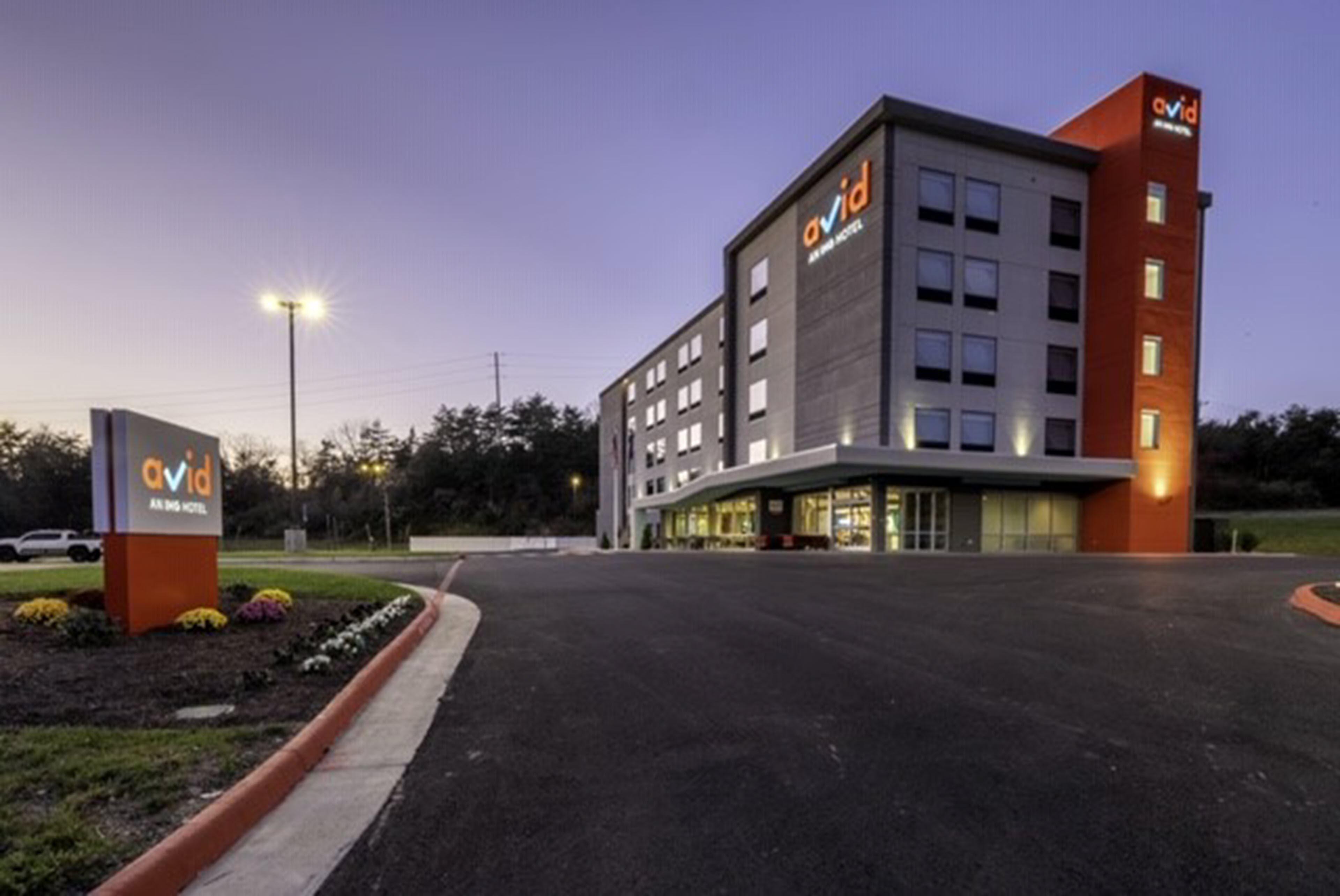 Avid Hotel - Staunton By Ihg Екстериор снимка