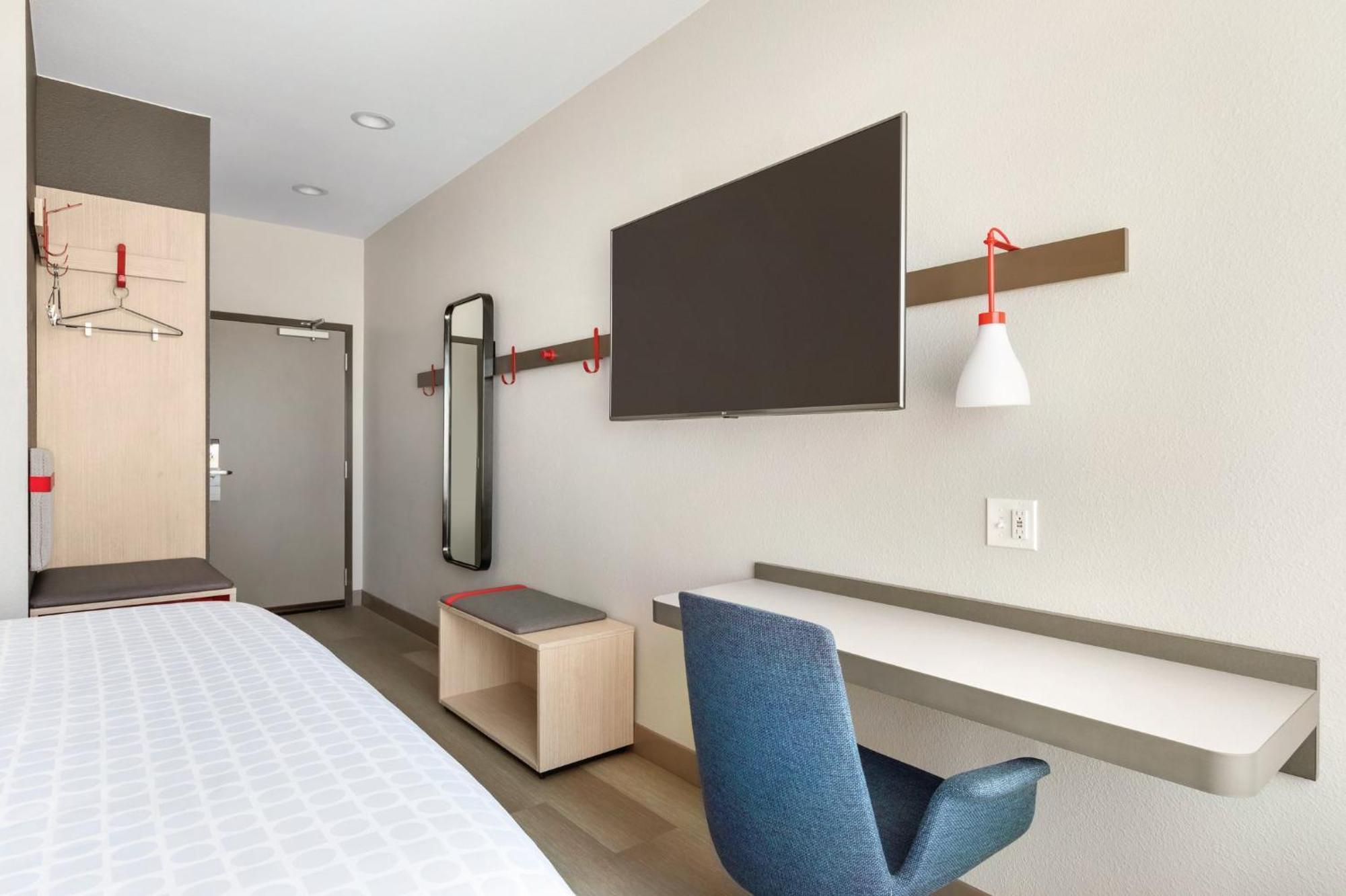 Avid Hotel - Staunton By Ihg Екстериор снимка